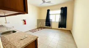 Lavish studio separate kitchen near to park and bus station