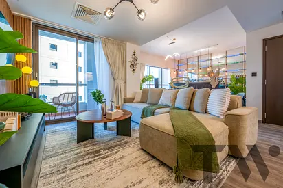 Upgraded | High Floor | Furnished | Sea View