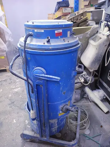 Industrial Dust Vacuum Cleaner