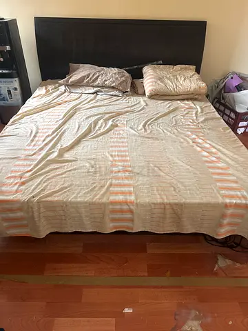 Comfortable Queen Size Bed with Headboard