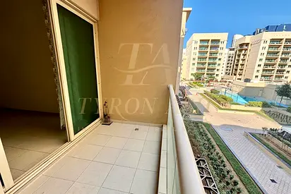 POOL VIEW | CHILLER FREE | SPACIOUS | VACANT