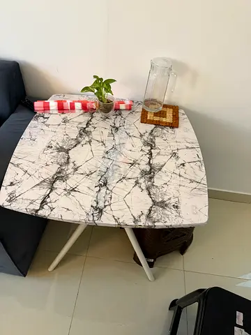 4 Seater Dining Table for Sale – Good Condition
