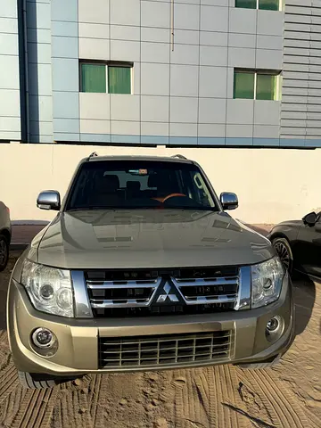 Mitsubishi Pajero GLS MID 2013 GCC Specs
