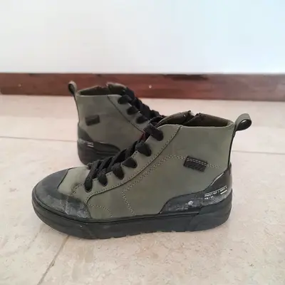 Zara Stylish Green High-Top Sneakers (Size 35)