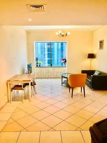 Master room en-suite in 21st Century tower DIFC