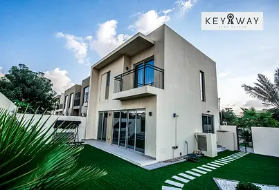 Corner unit | Spacious 4-Bedroom Townhouse