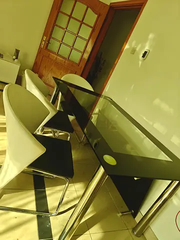 Dining table in glass with 4 chair
