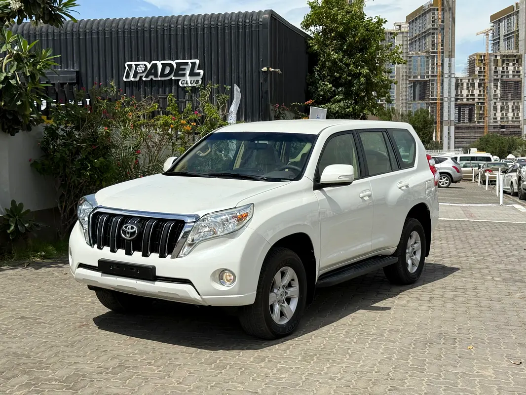 Toyota Prado 2016 — photo 1 of 18