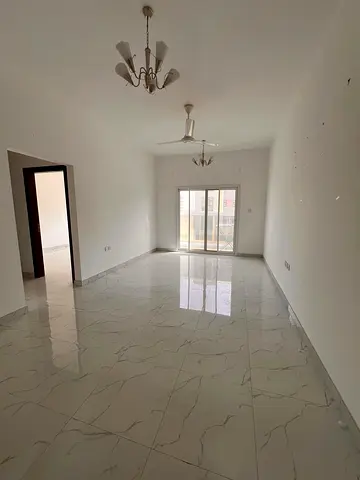فرصة رائعة/ للسكن في شقة غرفتين وصالة /داخل بناية جديدة / في منطقة المويهات 3