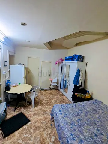 Redy to move roomNear max metro family room separate villa outside entrance full furnished good room