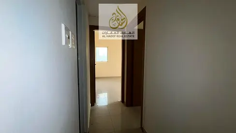 شقة مميزة للإيجار في إمارة الشارقة بمنطقة أبو شغارة، تقع في موقع استراتيجي خلف ميجا مول مباشرة