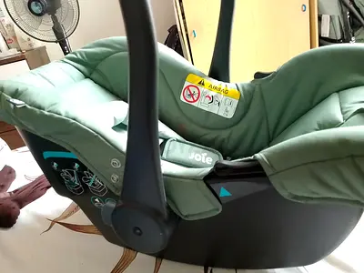 Joie Infant Car Seat in Great Condition