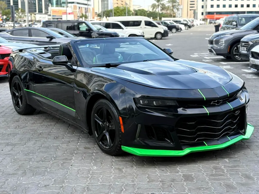 Chevrolet Camaro Convertible 2020 — photo 1 of 8