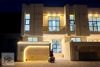 Two-storey villa with roof terrace, 5 bedrooms, price includes registration and title fees