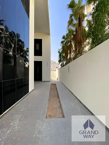 4BR Modern Villa I Private Elevator I 2 Kitchen