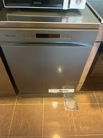 Hisense built-in stainless steel dishwasher - good working condition