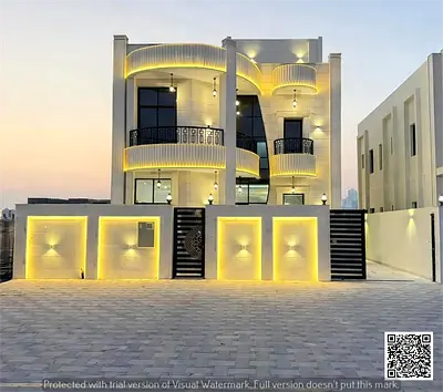 فيلا  فاخرة  | تطل علي الشارع الرئيسي | ارتداد امامي كبير | تملك حر لجميع الجنسيات