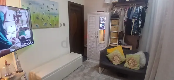 Tidy African Roommate Wanted – Studio Share in Mirdif (Near MCC, Free Parking)