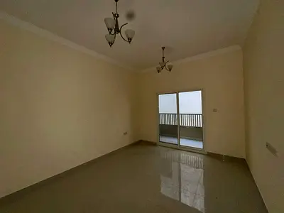 غرفتين وصاله 3 حمام اول ساكن بالروضه 1 خلف شرطة الحميديه