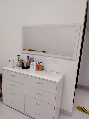 Chest drawyer with mirror