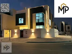 Corner villa on two streets at an excellent, negotiable price. It features a large yard, freehold ow