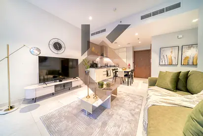 Spacious unit I Furnished I Marina View