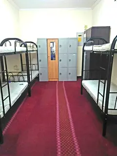 BED SPACE FOR BECHLORS  COMPANY STAFF IN WARSAN 4, INT. CITY PH 2, TWO WASHROOMS, FREE PARKING