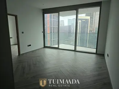 High-Floor 1BR | Peninsula Three | Balcony | Canal & Skyline View