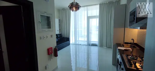 FULLY FURNISHED | BRIGHT UNIT | SPACIOUS SIZE