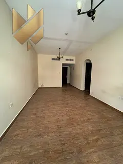 Three rooms and a distinctive living room, ideal for families. Very special price