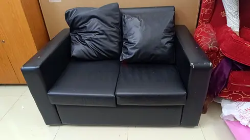 2 Seater leather Sofa for sale
