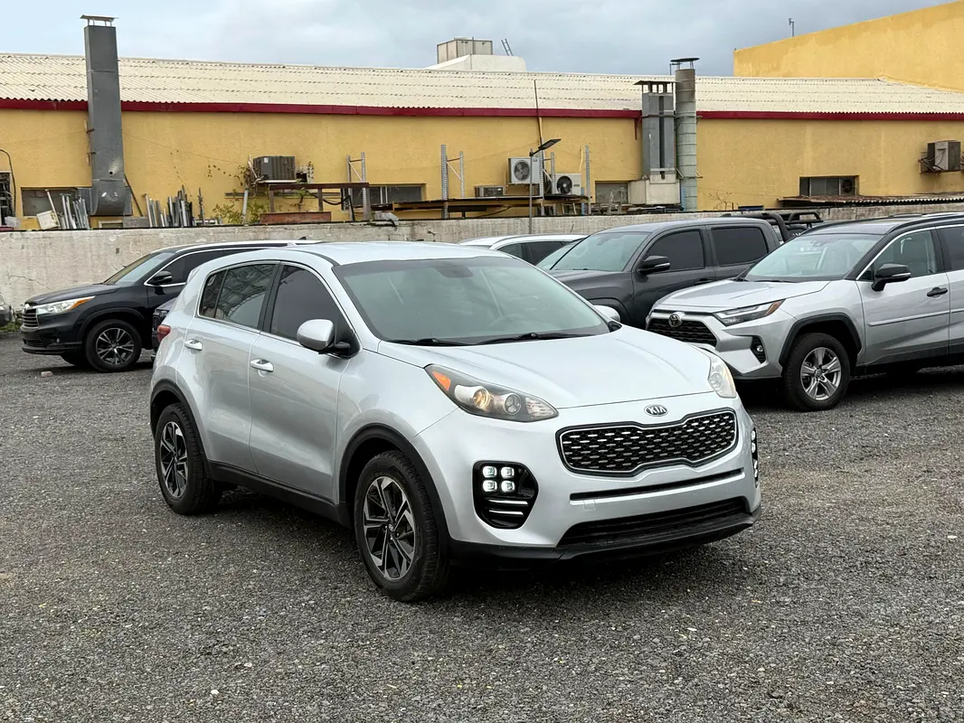 Kia Sportage 2018 — photo 1 of 13