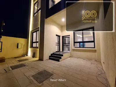 فيلا تاون هاوس للبيع – موقع حيوي وتشطيب راقٍ