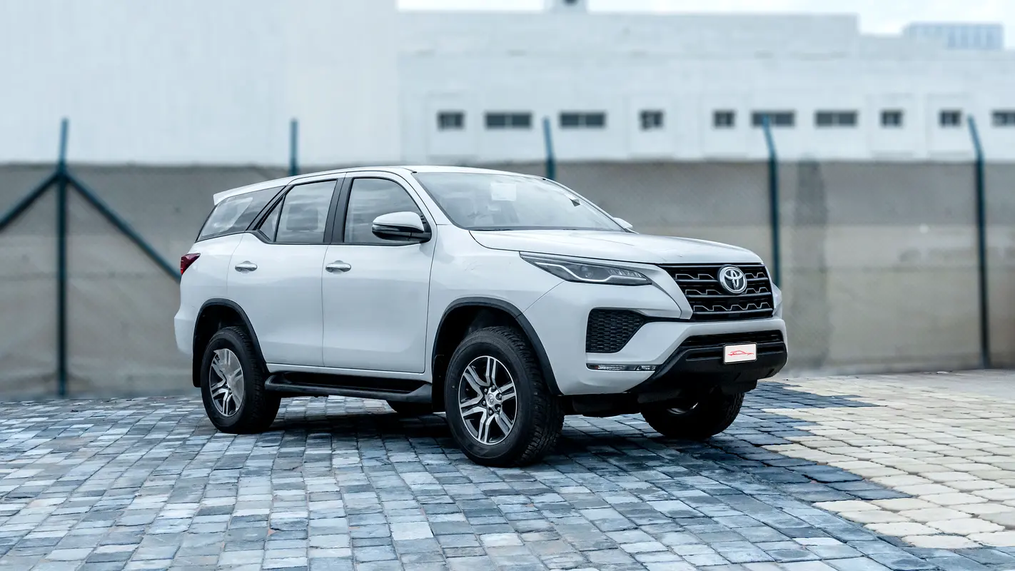 Toyota Fortuner 2026 — photo 1 of 16