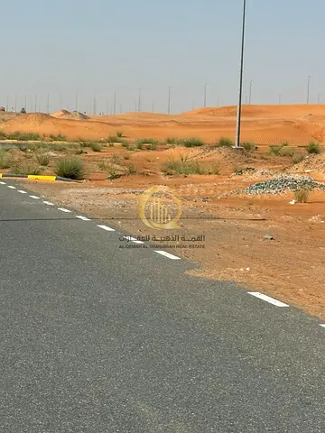 فرصة (281) للبيع ارض بمدينه القاسميه المرحله الاولي مبنيه 3 محلات علي مساحه 5166 قدم مربع