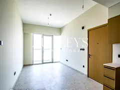 High Floor | Kitchen Equipped | Vacant