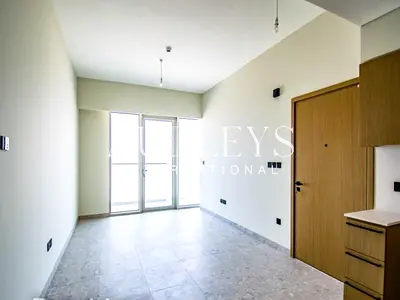 High Floor | Kitchen Equipped | Vacant
