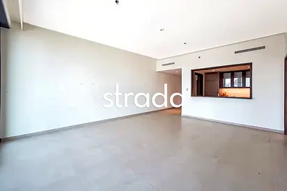 Vacant now | High floor | Large layout