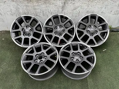 5x Original Jeep Wrangler 18inch Wheels