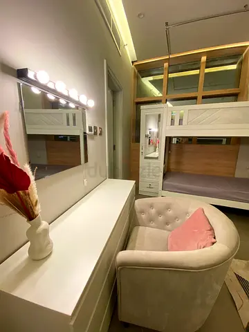 Girls-only, shared room, Downtown Dubai