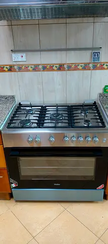 5 burner Cooking range (Haier)