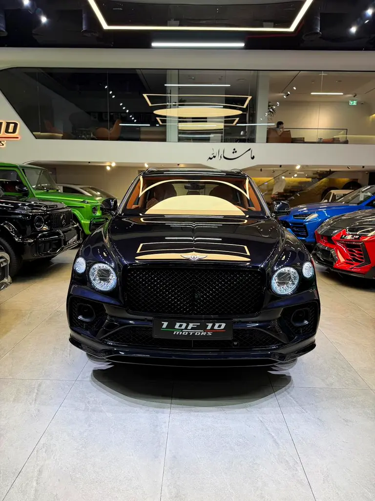 Bentley Bentayga 2021 — photo 1 of 19