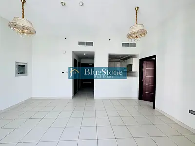 One Bed with Balcony | Kitchen Equipped | Vacant