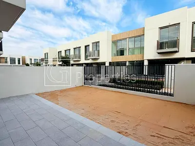 Middle Kitchen | Next to Pool | Spacious Layout