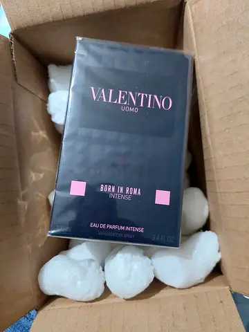 Valentino born in Roma intense parfum available
