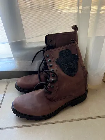 Gianfranco Ferre Stylish Brown Boots in Excellent Condition