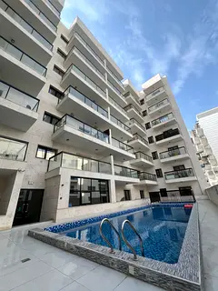 LUXURY 1 BEDROOM APARTMENT WITH 2 BATHROOMS GYM POOL PARKING FREE ON PRIME LOCATION COMING BLUE LINE