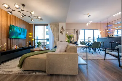 Modern Spacious unit I Furnished I Marina View