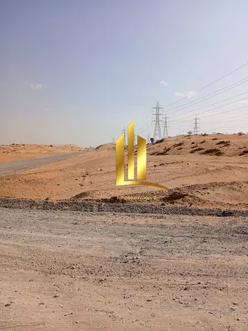 للبيع ارض صناعيه بالشارقه عرقوب الصناعيه تاني قطعه من الشارع العام تملك مواطنين وخليجيين