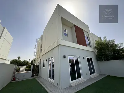 Single Row Corner | Amaranta 3 | Vacating Soon |